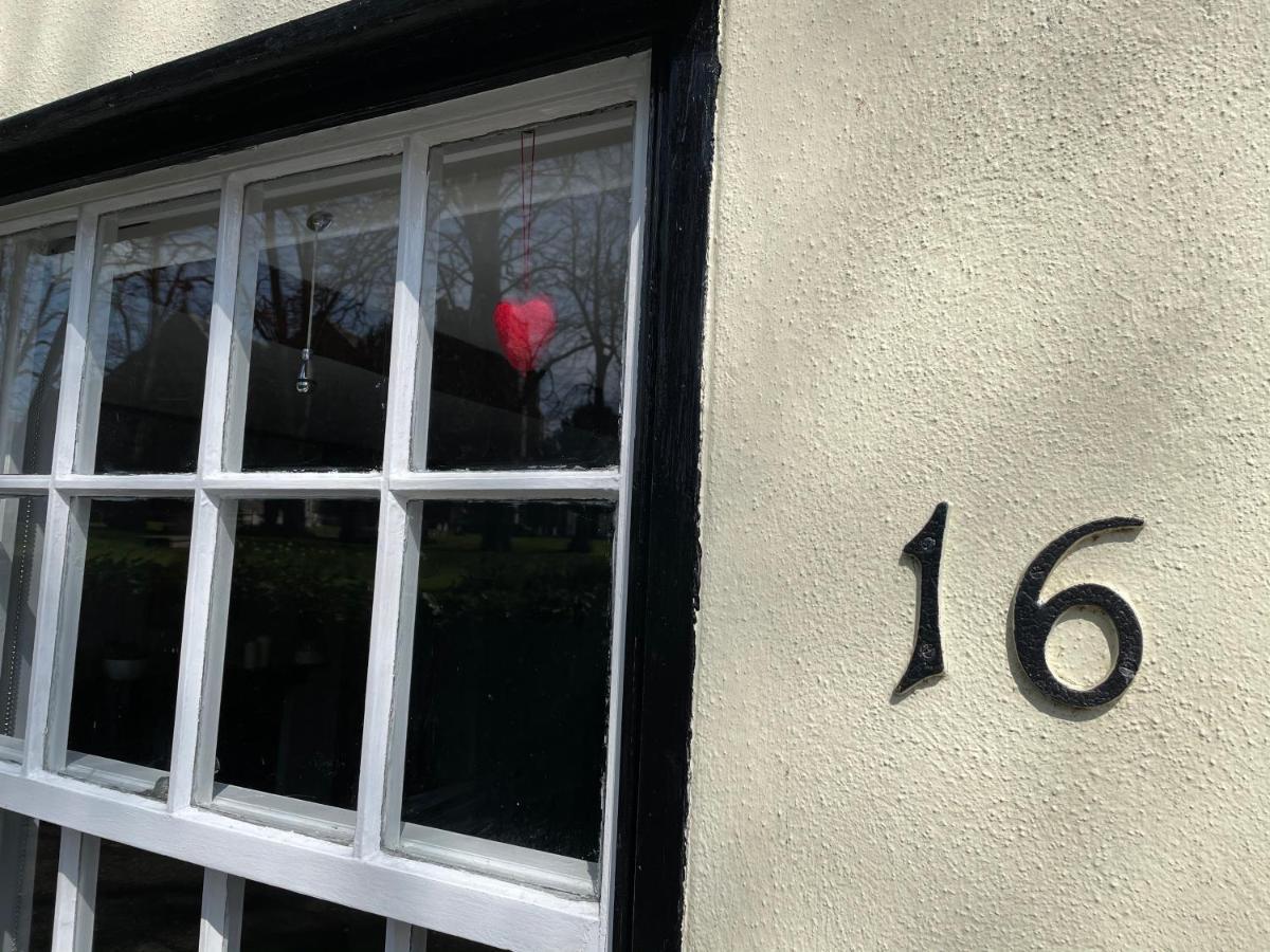 Charming Town Centre Character Cottage With Parking Stowmarket Buitenkant foto
