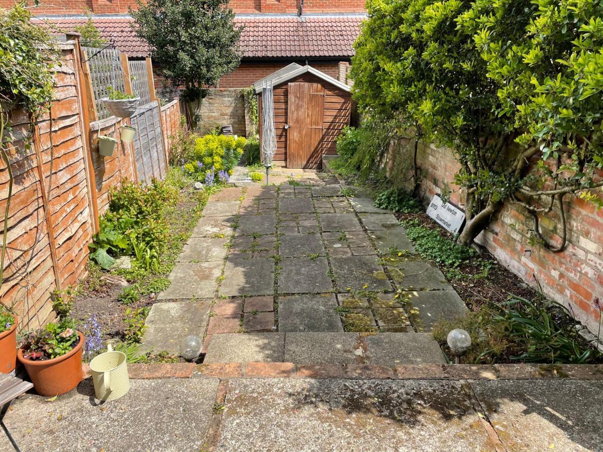 Charming Town Centre Character Cottage With Parking Stowmarket Buitenkant foto