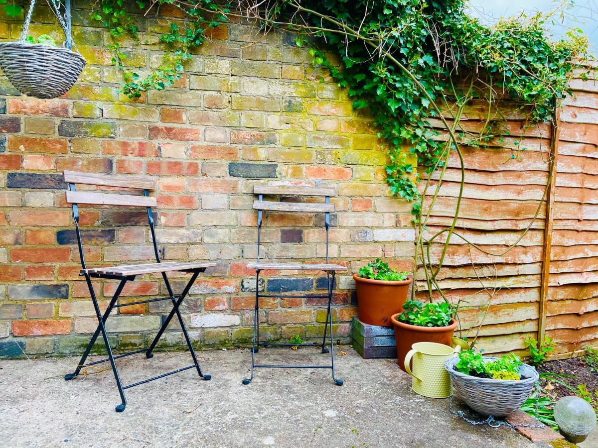 Charming Town Centre Character Cottage With Parking Stowmarket Buitenkant foto