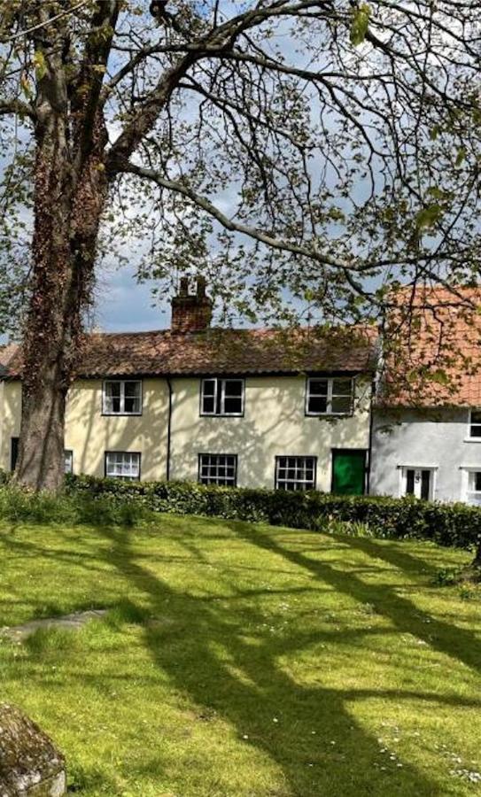 Charming Town Centre Character Cottage With Parking Stowmarket Buitenkant foto